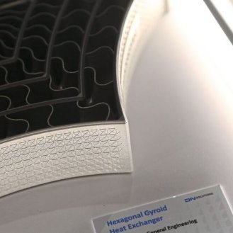Synergie kovového 3D tisku a CNC